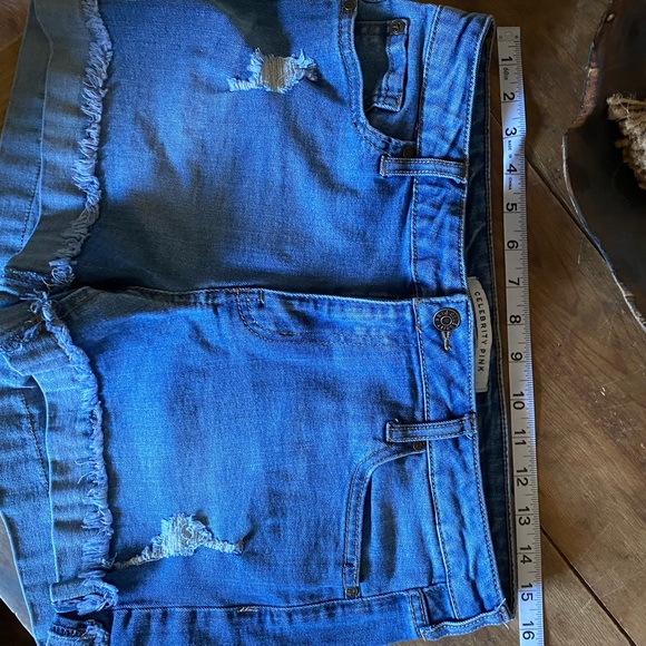 Shorts - Picture 4 of 6